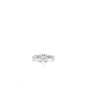 „Dream“ – Moderner Solitaire Ring 18 Karat Weißgold
